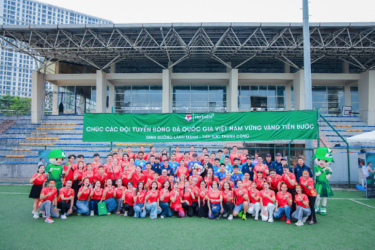  Herbalife Việt Nam cùng Liên Đoàn Bóng Đá Việt Nam tiếp sức Đội tuyển Bóng đá Quốc gia Việt Nam chuẩn bị cho mùa giải mới 2026