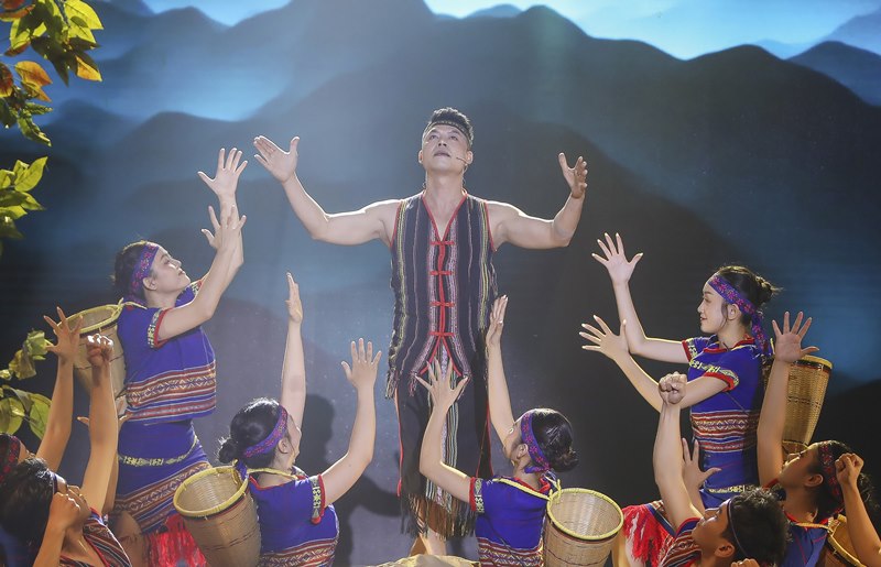 “Jang Dong Gun Việt Nam” - Trương Minh Cường xuất hiện tại Tình Bolero 2025