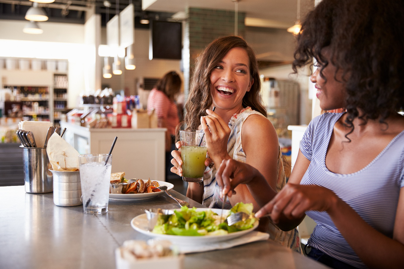 Khảo sát của Herbalife: Đa số người tiêu dùng thuộc thế hệ Gen Z và Millennials tại khu vực Châu Á - Thái Bình Dương cho biết sức khỏe đã được cải thiện nhờ chủ động quan tâm đến chăm sóc sức khỏe toàn diện