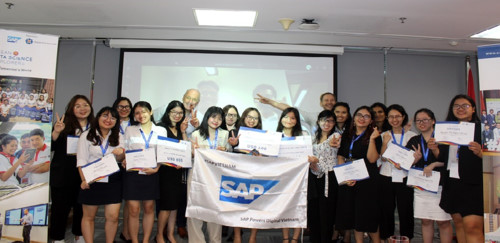 Sinh viên RMIT thắng lớn tại vòng quốc gia cuộc thi dữ liệu toàn khu vực 